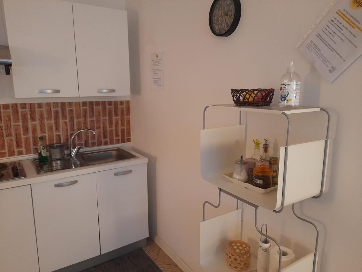 Ferienwohnung A Casa Di Sole Arese Exterior foto