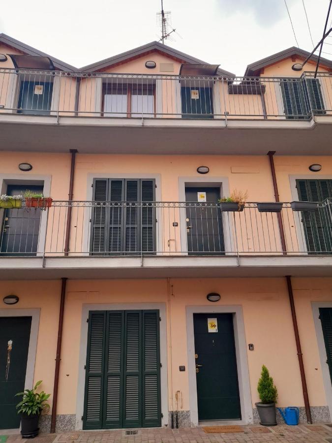 Ferienwohnung A Casa Di Sole Arese Exterior foto